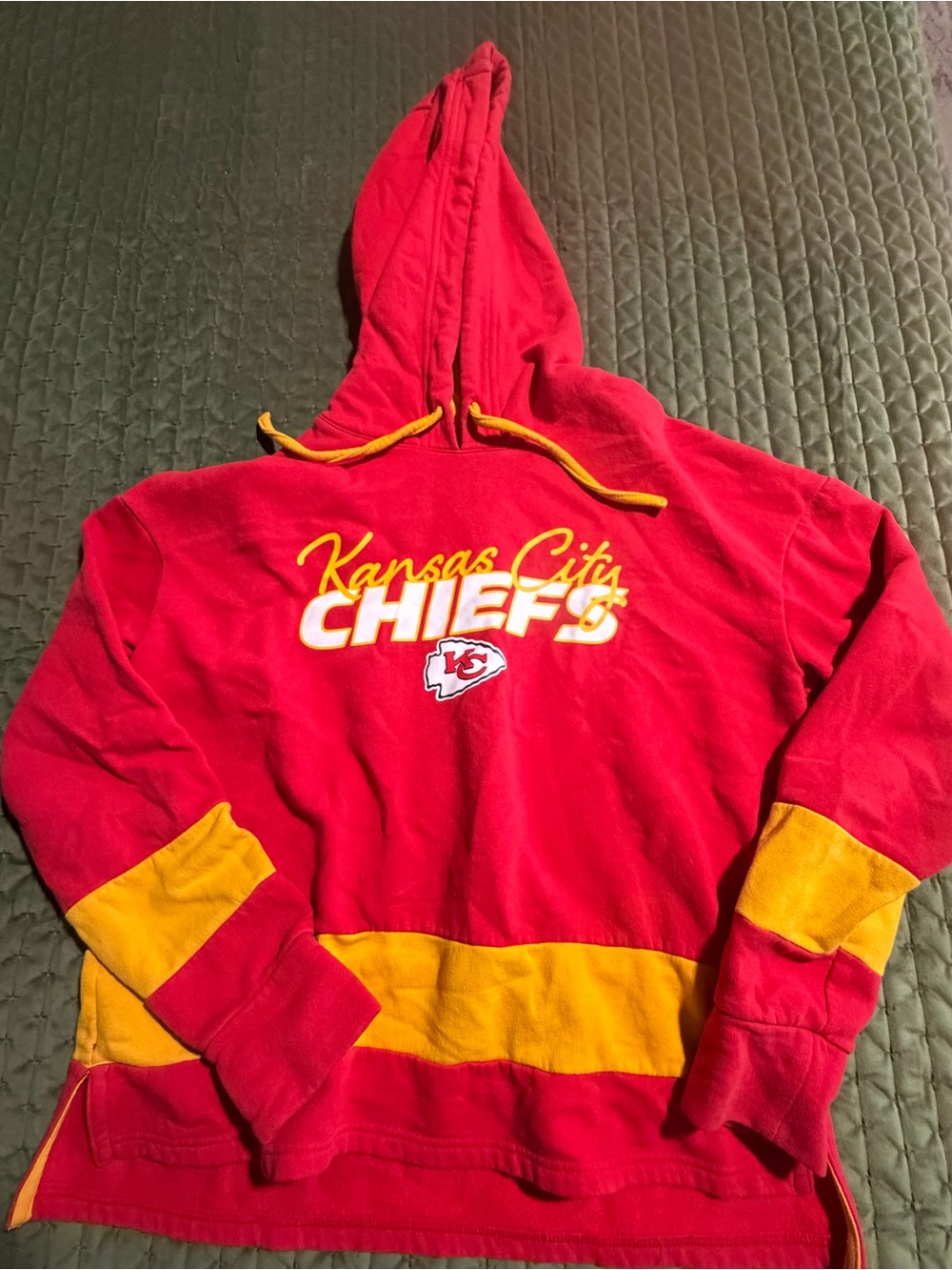 Kansas City Chiefs pullover hoodie red gold retro team script arrowhead logo MED